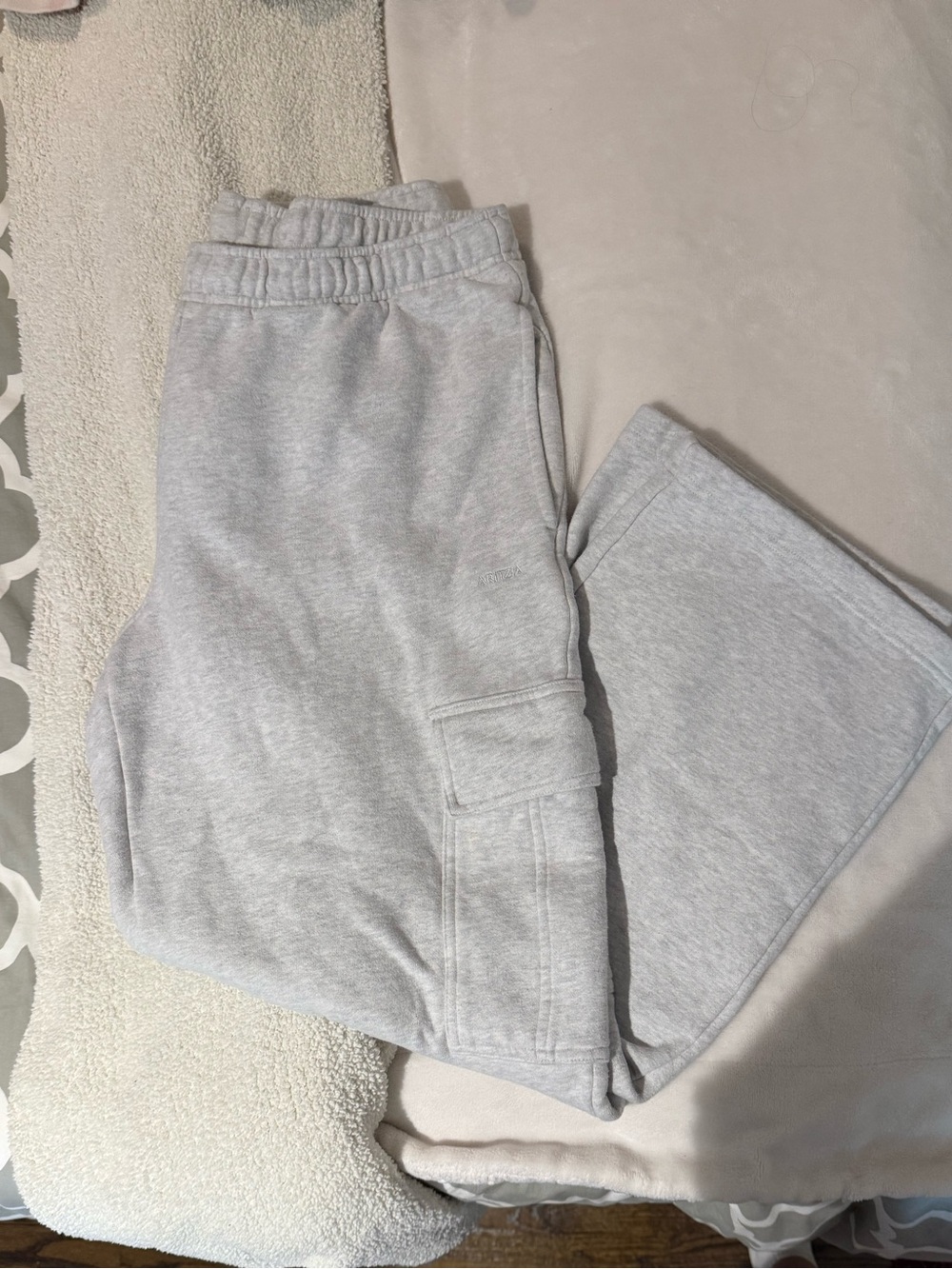 Aritzia Light Gray Cargo Sweatpants